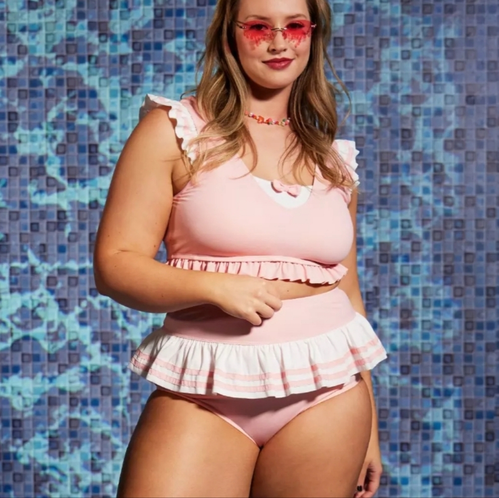 Hot Topic Pink Ruffle Bikini Top - Picture 2 of 7